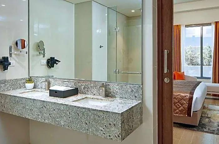 Grand Westside Bay 4* مانيلا